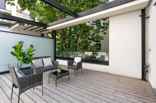 Olive Penthouse with Private Terrace and AC