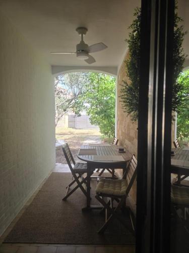 VIN&CO Boutique House, fenced yard with parking space, pet friendly