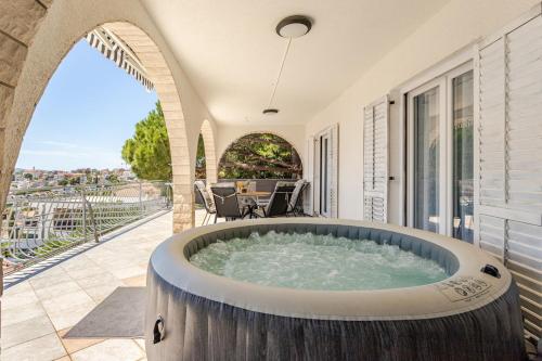 House Villa Mira