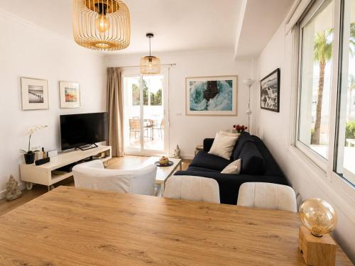 El apartamento de Nuria con piscina a un paso del mar en Denia