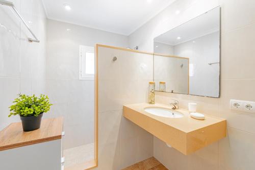 Villa Can Tirana by Home villas 360