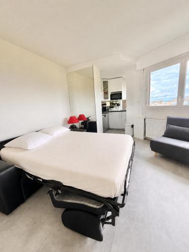 Apartment HOME in Paris with View, 15min to center