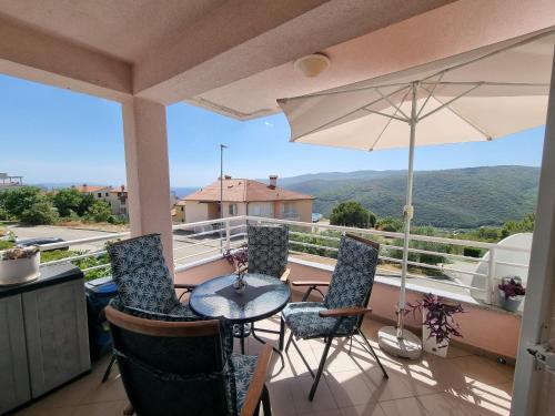 Lovely apartment Branko Rabac with balcony and parking