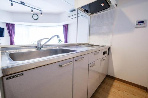 AMStower403