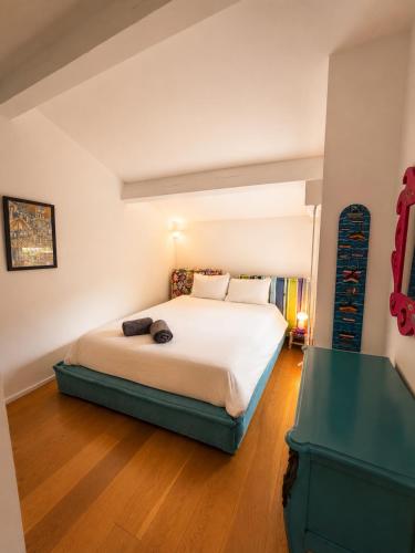 Elegant Marseille Prado Loft Walk to velodrome metro and Tram