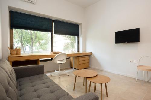 Suggrou white studio #40
