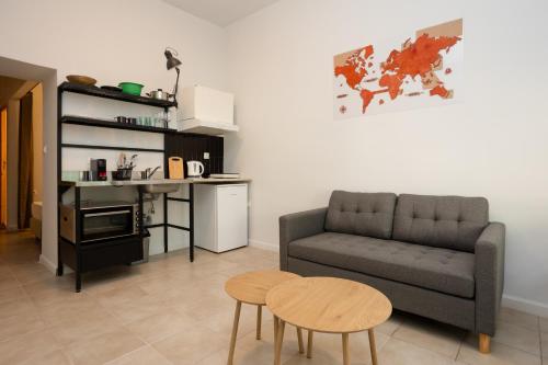 Suggrou white studio #40