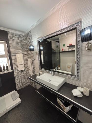 Cozy Flat Vilamoura Marina With Pool & Balcony By Timeless Vacations