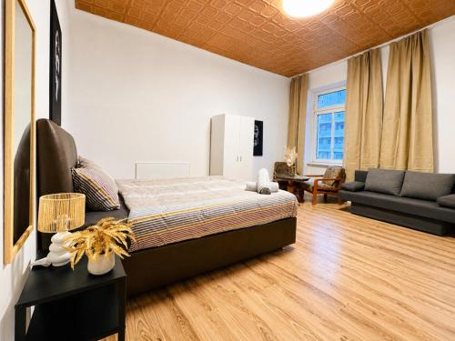 Studio Apartment for 3 Steps from FAC Platz