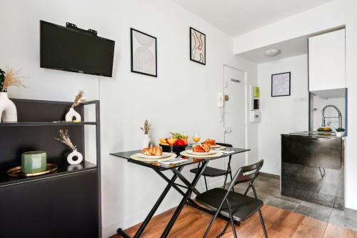 BnBNova - Cozy Stay Near Eiffel Tower & Invalides