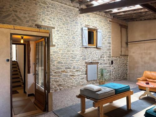 Le Moulin - maison authentique tout équipée, proche de la Cité médiévale