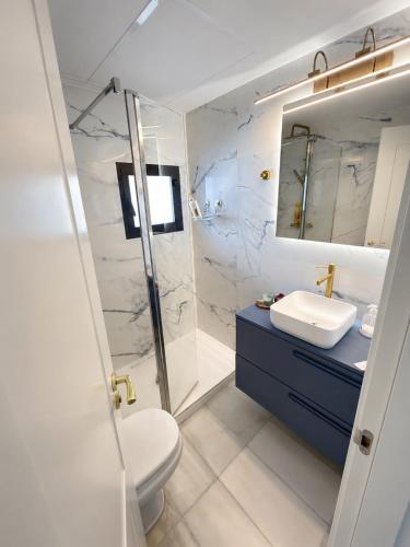 Casa 232 Modern Apartment in the Heart of Puerto Banús