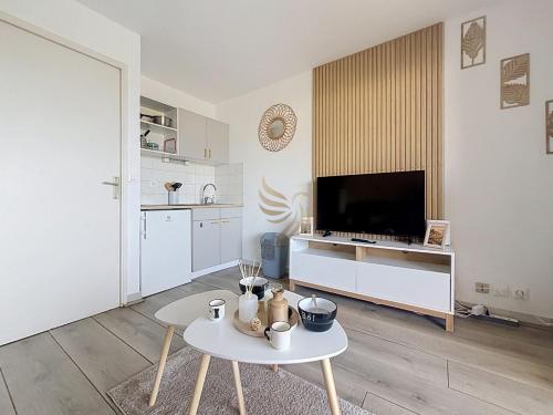 Studio cote B Terrasse Parking Frejus Plage