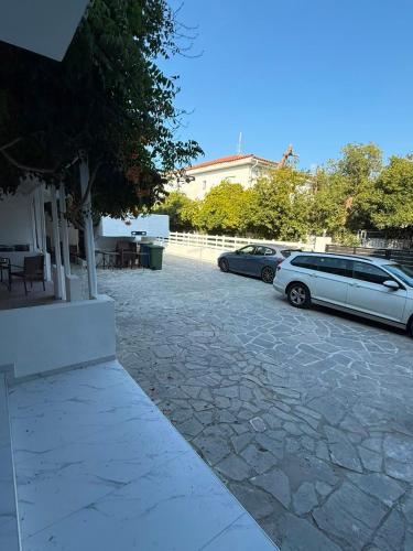 Pefko Azure Rooms & Apartments
