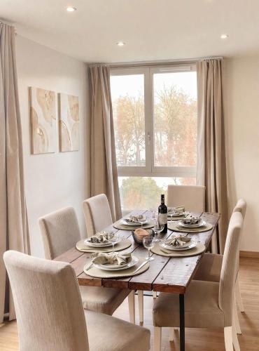 Spacious Family Apartment near Pere Lachaise