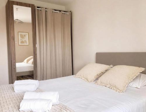 Spacious Family Apartment near Pere Lachaise