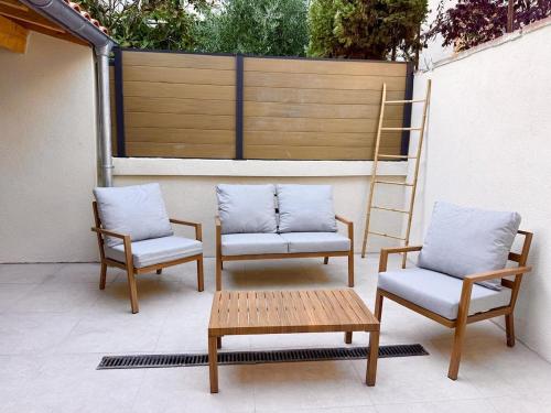 La Parenthèse Rose-Balneo,terrasse et parking