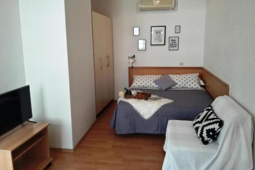 Apartments with parking space Makarska - 27979