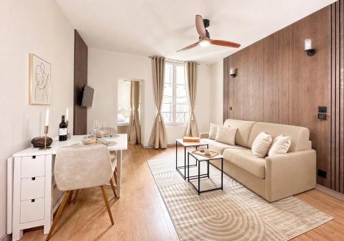 Cozy studio Louvre Saint Honore by Melvane