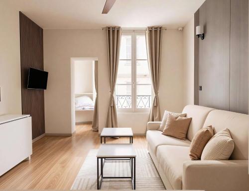 Cozy studio Louvre Saint Honore by Melvane