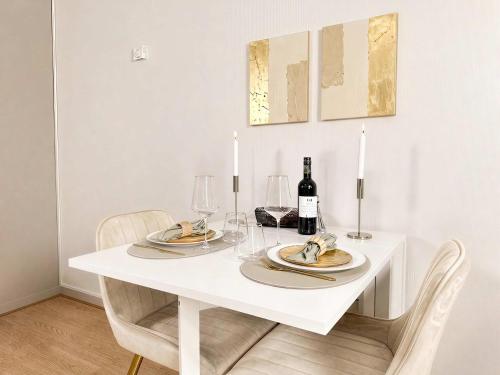 Cozy studio Louvre Saint Honore by Melvane