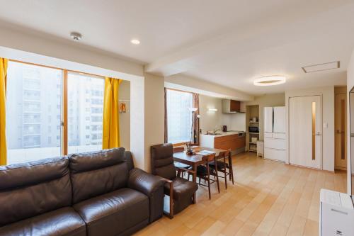 青葉邸-NIPPONBASHI Apartments-3 Min Walk to Kuromon Market
