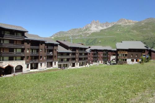 Résidence Creux De L Ours D - JOLI STUDIO DIVISIBLE, BELLE VUE SUR LES PISTES, SKIS AUX PIEDS, PROCHE DES COMMERCES MAE-9704
