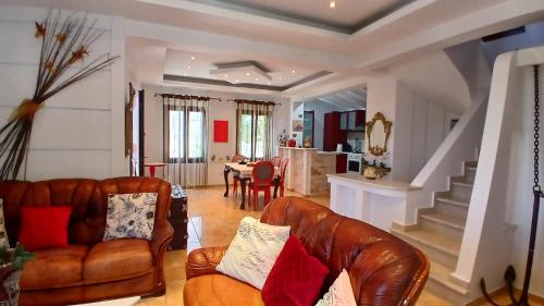 Villa Aspalathus Red, Pool and Panoramic Views to fulfil your Aegean memories