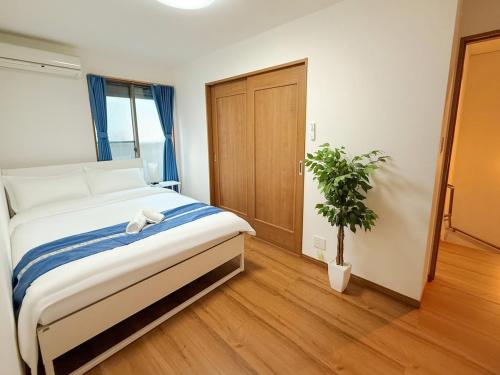 Newly renovated Modern house 3LDK 2 bathrooms and 2 toilets Children's items available Parking available