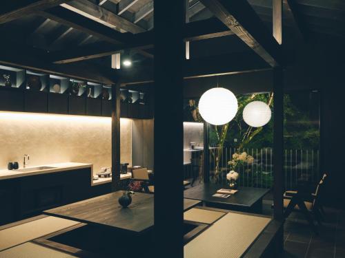 KAKOI雨音-AMANE- 森に浮かぶ120平米のvilla