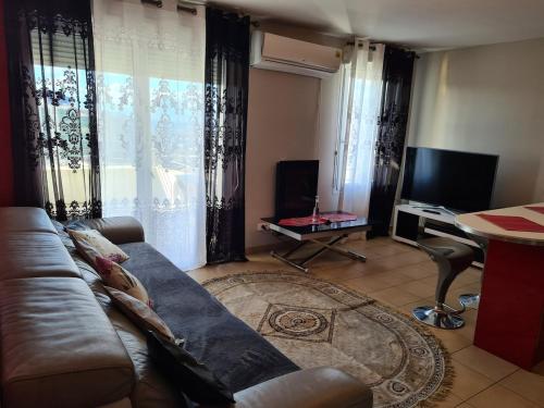 Cocon marseillais Silo balcon, clim & parking
