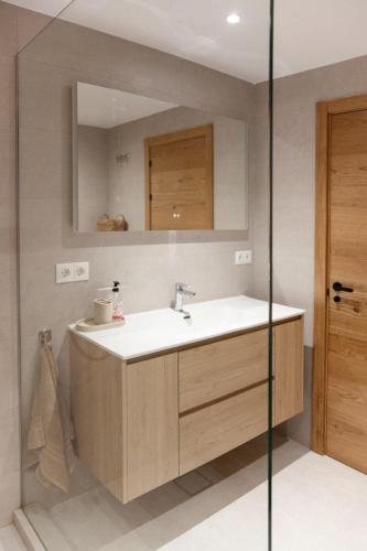 Estepona beach, garden & marina Residence
