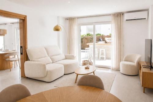Estepona beach, garden & marina Residence