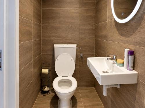 Comfortable Studio Stay Close to FAC Platz