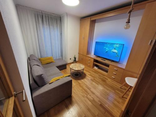 Full equipped flat with pool in Madrid
