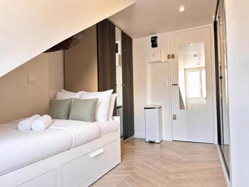 Le Marais Studio Apartment Near Place des Vosges