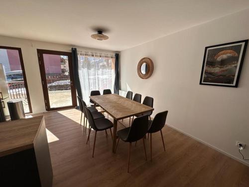 Grand Appartement avec terrasse spacieuse