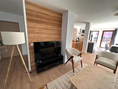 Grand Appartement avec terrasse spacieuse