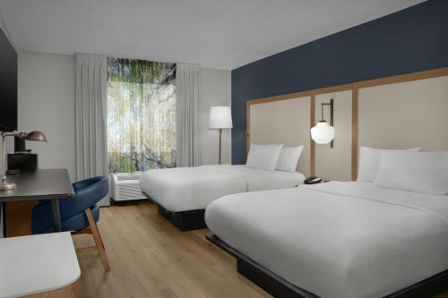 Fairfield Inn and Suites by Marriott Tampa North