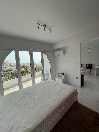 Studio with breathtaking view in Panorama Voula