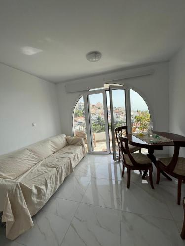 Studio with breathtaking view in Panorama Voula