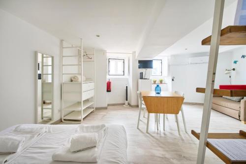 Renovated Alfama Loft, Santa Apolonia