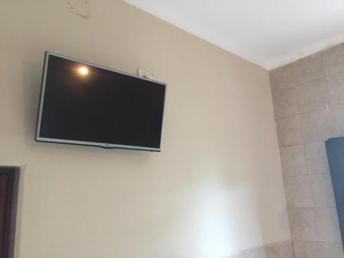 TV a/nebo společenská místnost v ubytování Hotel Suipacha