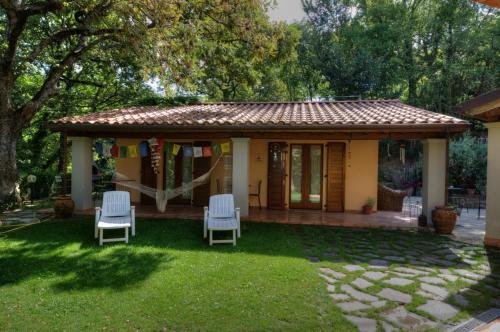Κήπος έξω από το Agriturismo Borgo Nuovo Di Mulinelli