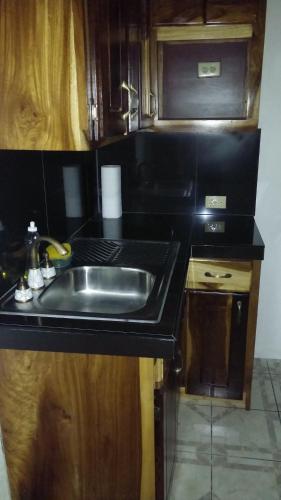 Dapur atau dapur kecil di Jus4u-Apt-2 The Home Away From Home Villa