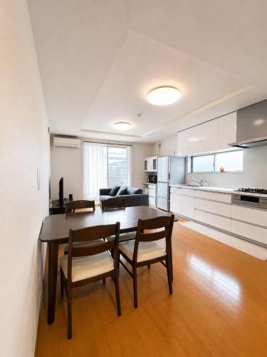Kyoharu Stay a quiet house with direct access to Namba and Umeda Convenience store 30 seconds away on foot