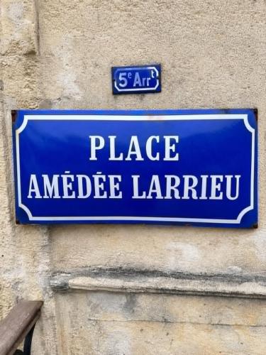 Rent Bordeaux
