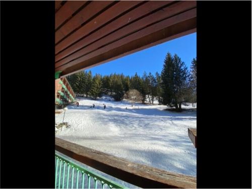 Résidence Lauzieres - Appartement 3 pièces pour 8 personnes skis aux pieds et proche des commerces dans le village du Charvet à Arc 1800 MAE-4484