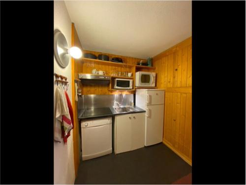 Résidence Lauzieres - Appartement 3 pièces pour 8 personnes skis aux pieds et proche des commerces dans le village du Charvet à Arc 1800 MAE-4484
