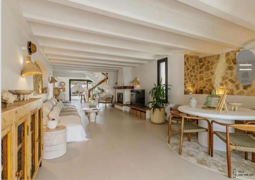 Villa One One One